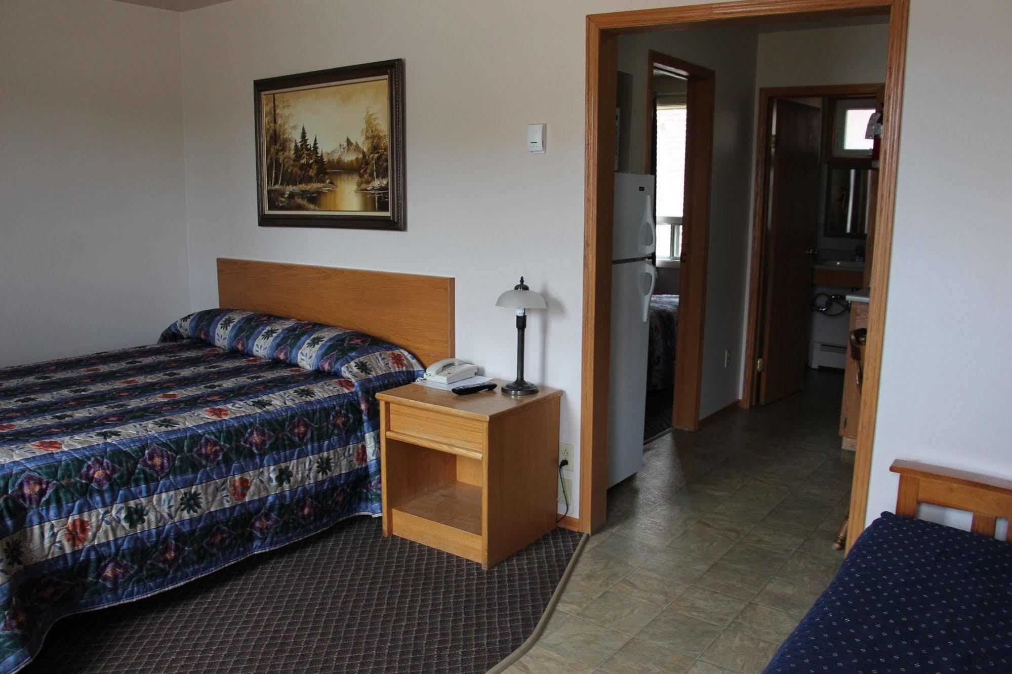 Lakehead Motel Тандер-Бей Экстерьер фото